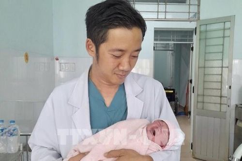 Từ 1/7/2026, chồng được nghỉ bao nhiêu ngày khi vợ sinh?