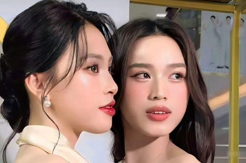 Phản ứng của Hoa hậu Tiểu Vy khi gặp 'dâu hào môn' Đỗ Thị Hà