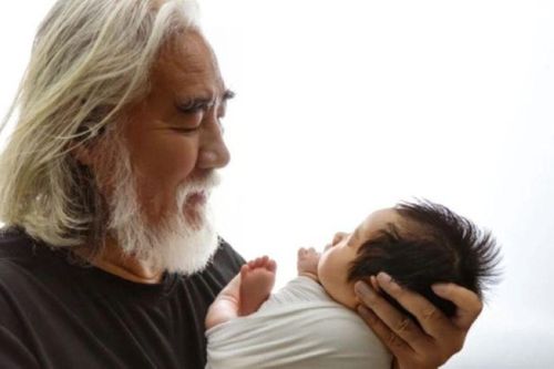 Đạo diễn phim kiếm hiệp Kim Dung và cuộc hôn nhân lệch... 31 tuổi gây tranh cãi