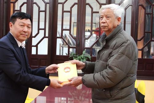 Mặt trận Tổ quốc TP Hà Nội thăm hỏi nạn nhân vụ cháy tại Hà Đông