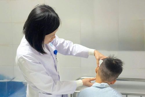 Phẫu thuật thành công ca u cuộn cảnh hiếm gặp ở trẻ 7 tuổi