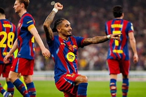 Raphinha lập cú đúp giúp Barcelona thắng 5-0, Rashford gây thất vọng lớn