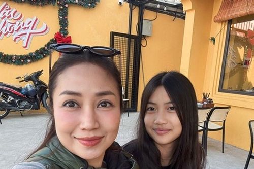 Ốc Thanh Vân cùng con gái về quê Hải Phòng: Ái nữ Cola gây chú ý với nhan sắc tuổi 13