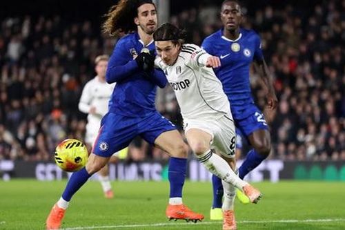 Cucurella nhận thẻ đỏ, Chelsea bị Fulham đánh bại