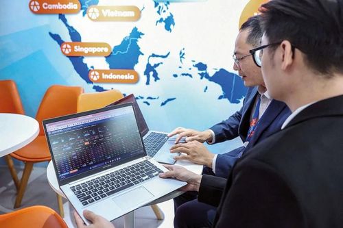 Kỳ vọng 'tạo kim cương' từ áp lực tái cơ cấu vốn