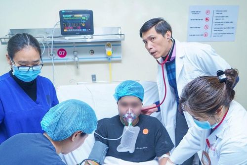Bộ Y tế yêu cầu dồn lực cứu chữa nạn nhân vụ cháy nhà 3 tầng ở Hà Nội