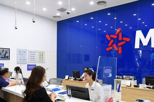 Vừa sa thải hàng nghìn người, ngân hàng lại chuẩn bị tuyển ồ ạt