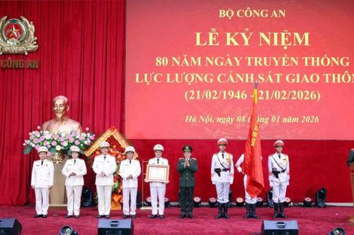 Lực lượng CSGT đón nhận Huân chương Quân công hạng Nhất