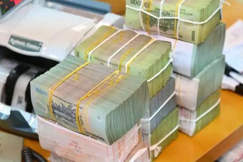 Đề xuất tăng hạn mức gửi tiền tại ngân hàng dịp Tết