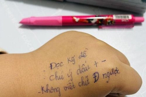 MXH xôn xao bức hình mẹ Thái Nguyên chuẩn bị 'phao' chép tay cho con lớp 2 đi thi Toán, phụ huynh đồng loạt làm theo