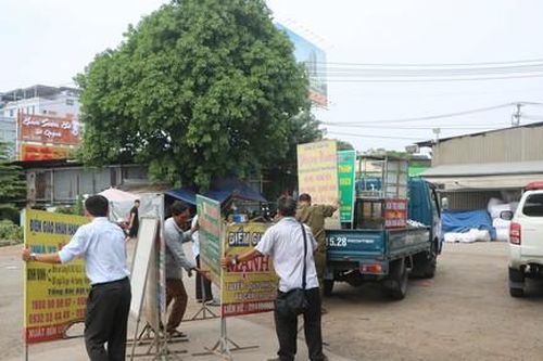 TPHCM: Tăng cường quản lý các bãi giữ xe khách, yêu cầu cam kết không đón trả khách trái phép