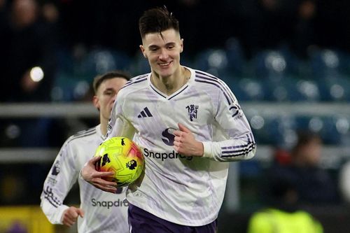 Kết quả Ngoại Hạng Anh: Sesko ghi 2 bàn, Man Utd không thắng được đội áp chót