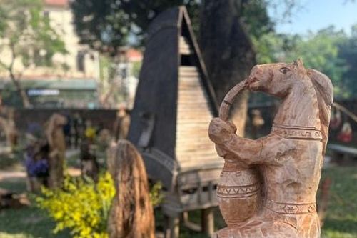 Độc đáo trưng bày 'Ngựa về phố': Nét chấm phá văn hóa Tây Nguyên giữa lòng Hà Nội