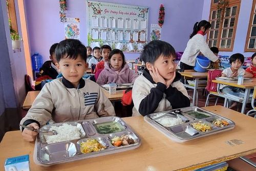 Xây dựng khẩu phần ăn cân đối cho trẻ em theo khuyến nghị dinh dưỡng
