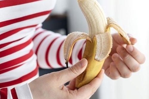 Có nên ăn chuối sau bữa tối để cải thiện giấc ngủ?
