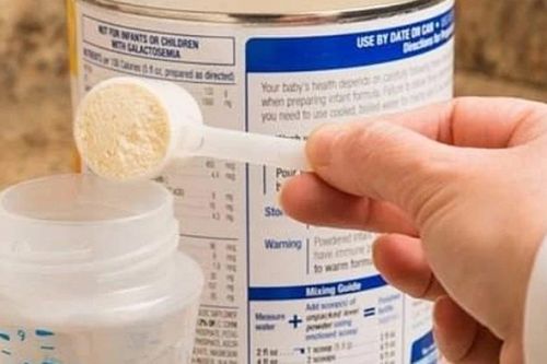 Nestlé thu hồi sữa công thức NAN do nghi nhiễm độc tố, người dùng nên làm gì?