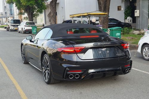 Siêu xe Maserati GranCabrio Trofeo bất ngờ xuất hiện tại Việt Nam