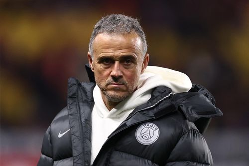 HLV Enrique làm nên lịch sử với PSG