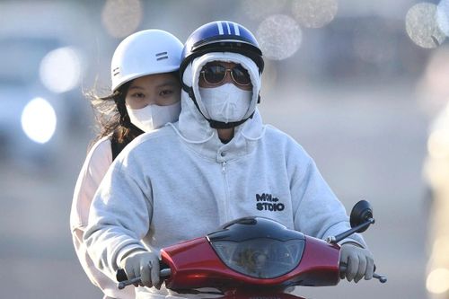 TP.HCM khác lạ trong buổi sáng hiếm hoi 17 độ C