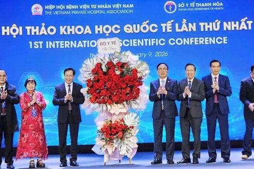 Đổi mới quản trị, ứng dụng, làm chủ công nghệ, thiết bị tiên tiến trong y học hiện đại