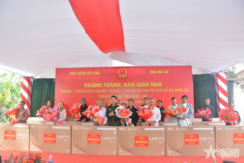 'Chiến dịch Quang Trung': Binh chủng Đặc công bàn giao 18 nhà tại Hòa Thịnh (Đắk Lắk)
