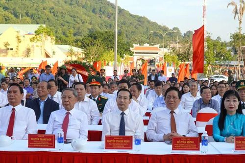 Tri ân nữ Anh hùng lực lượng vũ trang nhân dân Phan Thị Ràng