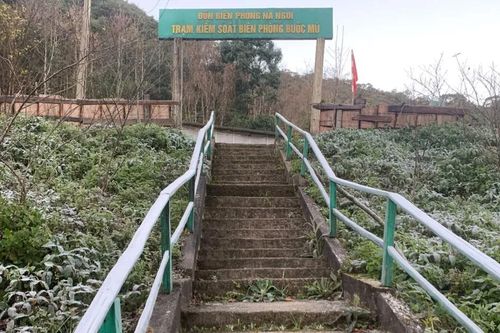 Băng giá xuất hiện tại một số khu vực biên giới ở Nghệ An