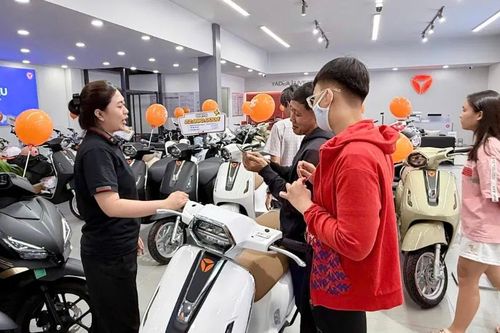 Xe máy điện được lựa chọn nhờ khả năng vận hành bền bỉ dưới mưa