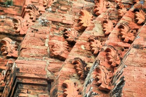 Bí ẩn khó giải về tòa tháp tráng lệ cuối cùng của vương quốc Chăm Pa