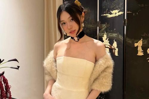 Hot girl Ly Phạm tái xuất với thời trang cực cuốn sau sinh em bé
