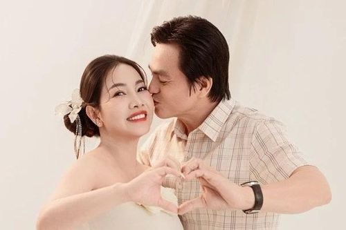 Vợ chồng diễn viên Cao Minh Đạt đón con đầu lòng