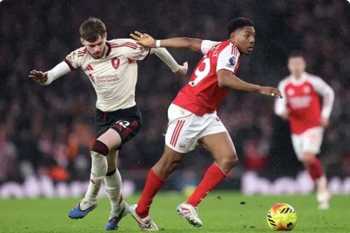 Arsenal bị Liverpool níu chân, cuộc đua vô địch Premier League căng như dây đàn