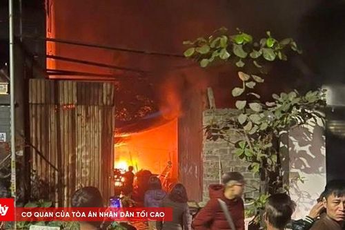 Cháy nhà lúc nửa đêm, 1 người bị bỏng phải cấp cứu