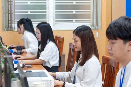 Tiếp tục tinh giản biên chế, đề xuất điều chỉnh tiền lương với cán bộ, công chức