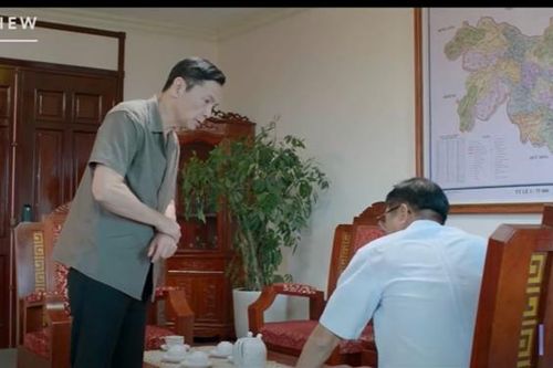 Lằn ranh - Tập 49: Bí thư Trần Sơn lộ dấu hiệu sức khỏe bất ổn