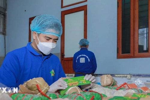 Làng nghề giò chả Ước Lễ tất bật vào mùa cao điểm Tết Nguyên đán