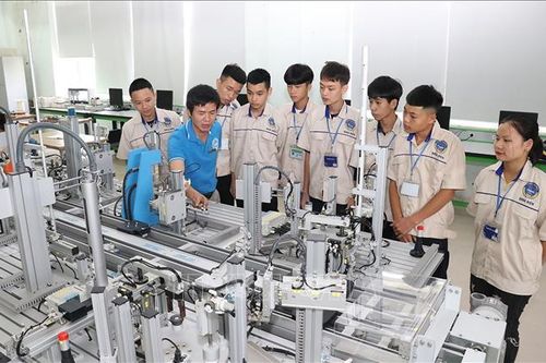 Phát triển nguồn nhân lực giỏi công nghệ để thực hiện mục tiêu tăng trưởng cao