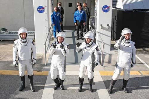 NASA cho phi hành đoàn hồi hương sớm hơn kế hoạch vì sự cố sức khỏe