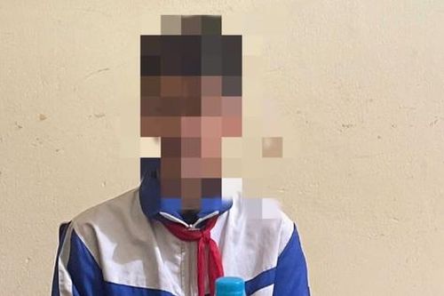 Nam sinh lớp 7 đăng clip liên quan đến vũ khí, bạo lực lên TikTok vì thấy 'ngầu'