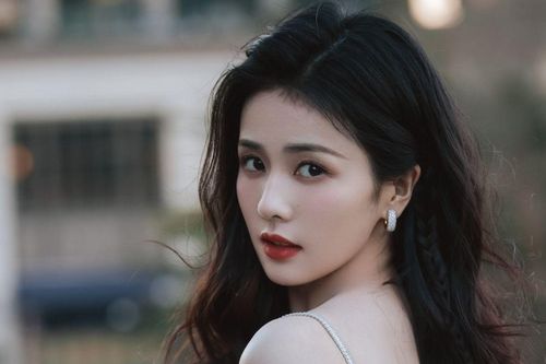 3 bộ phim của Bạch Lộc liên tiếp gây sốt trong một năm