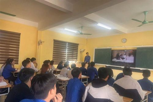 Đẩy mạnh hướng nghiệp cho học sinh