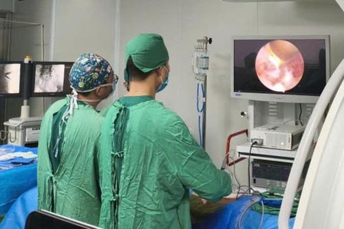 Bệnh viện Đa khoa Bắc Ninh số 2 thực hiện thành công kỹ thuật nội soi cột sống hai cổng điều trị thoát vị đĩa đệm