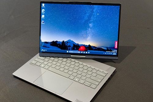 Lenovo ra mắt ThinkBook Plus Gen 7: Laptop có bản lề tự xoay theo người dùng đầu tiên
