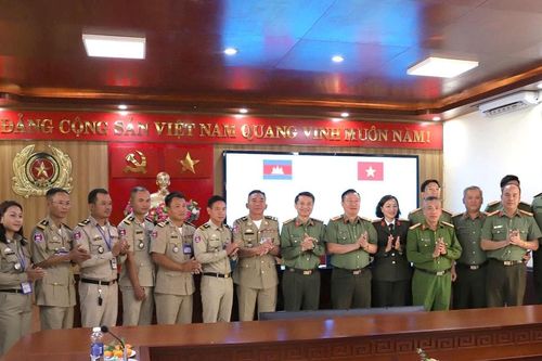 Tăng cường phối hợp bảo đảm an ninh trật tự khu vực biên giới Lâm Đồng và Mondulkiri
