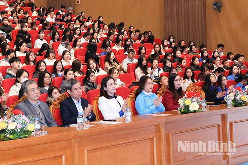 Trường Đại học Hoa Lư tổ chức Ngày truyền thống học sinh, sinh viên và Hội Sinh viên Việt Nam