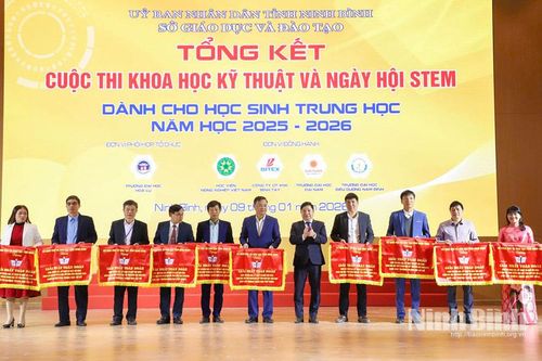 Tổng kết và trao giải Cuộc thi khoa học kỹ thuật và ngày hội STEM dành cho học sinh trung học năm học 2025-2026