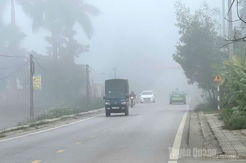 Tuyên Quang xuất hiện sương mù vào sáng sớm