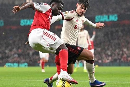 Ngoại hạng Anh: Liverpool hòa kịch tính Arsenal