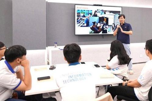 Đổi mới tuyển sinh gắn với đào tạo tích hợp, liên ngành, liên trường - xu thế của đại học top đầu