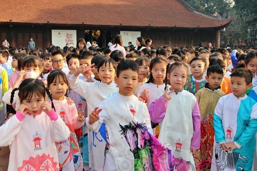 950 học sinh diễu hành kỷ niệm 950 năm Quốc Tử Giám